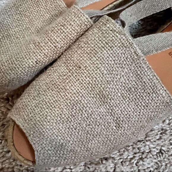 Unisa Sandal, Pre-loved condition.  Built for comfort and style.  Made in Spain. - Picture 2 of 5